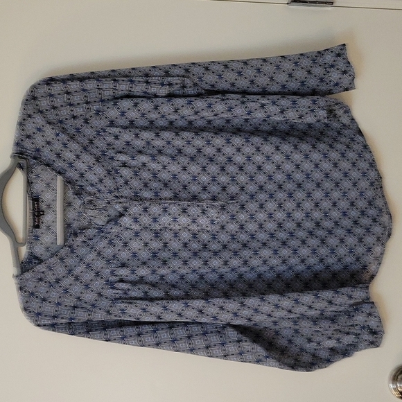 3/$30 VIOLET & CLAIRE Optical Illusion Split Neck Long Sleeve Blouse - Picture 3 of 12